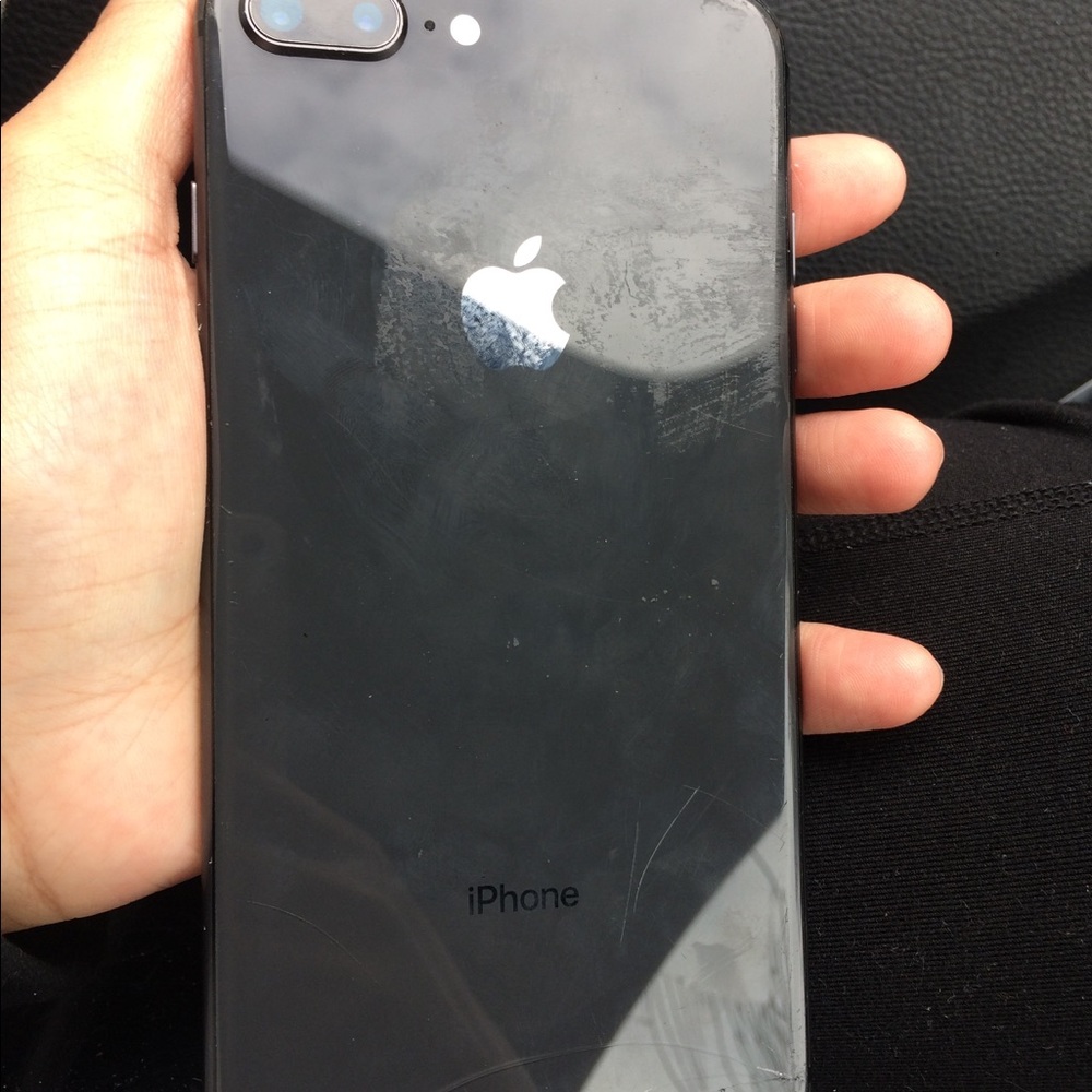 iPhone 8+
